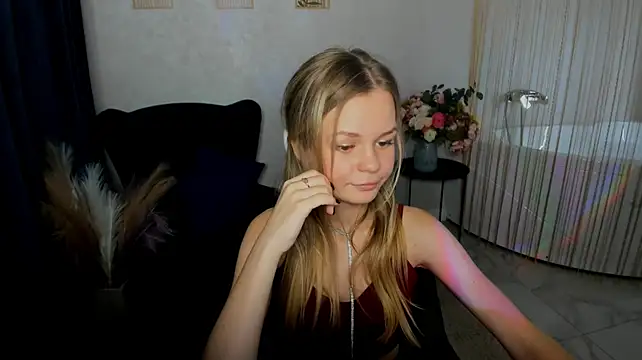 MidnighteAura Chat XXX in diretta