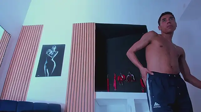 ThiagoSexy005 élő XXX-chatje