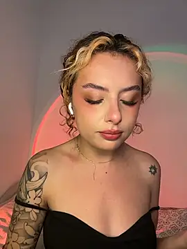 Joyce-fire Chat XXX in diretta