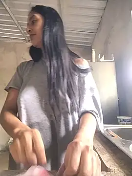 LauraMontaii live XXX chat