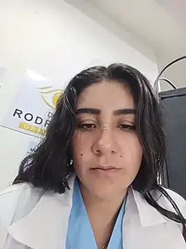 CAROLINE__07 Adlı Modelin Canlı XXX Sohbeti