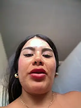 Czat XXX na żywo – Issane_Peru