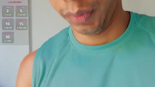 MarcoStriker লাইভ XXX চ্যাট