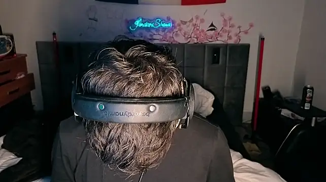 JordanShow live XXX chat