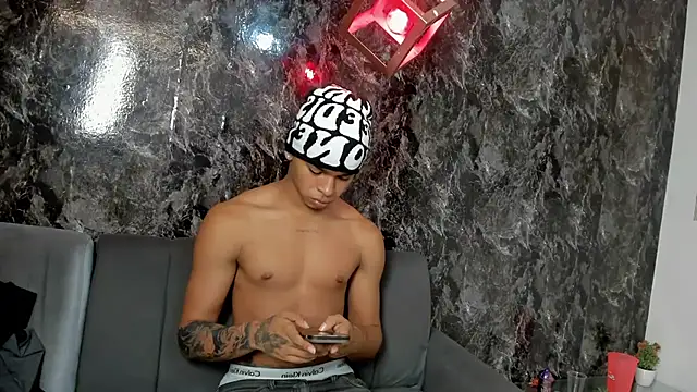 Chat +18 de nova_mitchell7 ao vivo