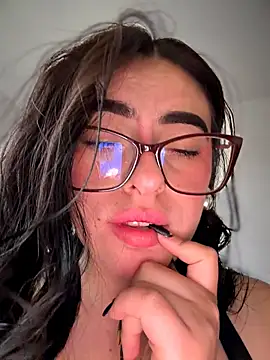 Wkatte Adlı Modelin Canlı XXX Sohbeti