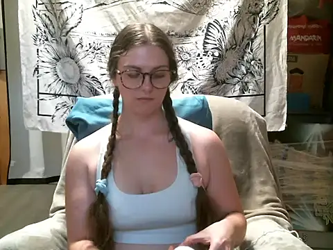 katie_kitten38's Live XXX Chat