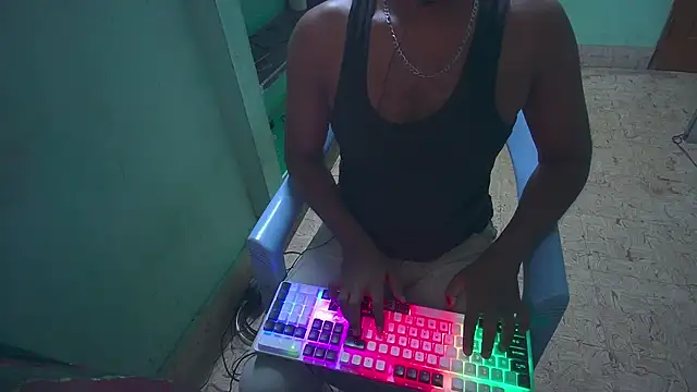 צ'אט XXX בשידור חי של Tamil_KDD