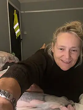 Blondnboujee53 – Live XXX-chat