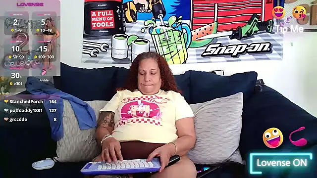Chat +18 de ladycreamypr2 ao vivo