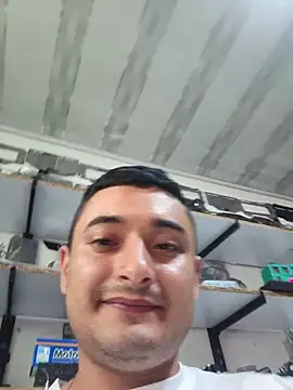 Chat +18 de alejocaliente0134 ao vivo
