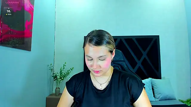 Emmaa_white_'s Live XXX Chat