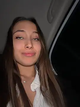 ICrazyOneIRL Adlı Modelin Canlı XXX Sohbeti