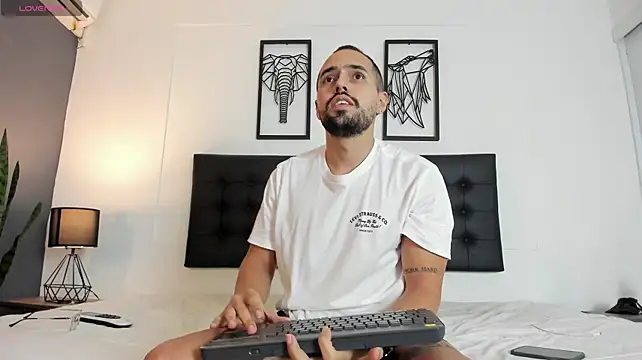 Marco_Moretti Live XXX Chat