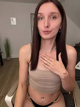 AnnyBelleX XXX чат на живо