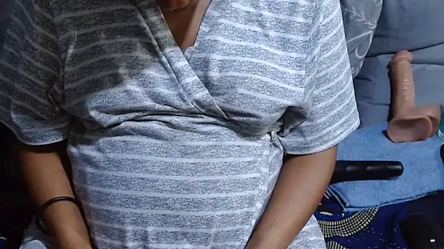 XXX chat uživo modela PregnatSlutXx_