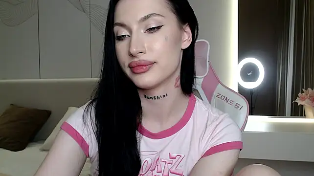 JenniferQueen11 Adlı Modelin Canlı XXX Sohbeti