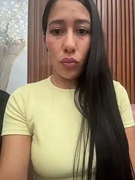 Amelia_Rivas Adlı Modelin Canlı XXX Sohbeti