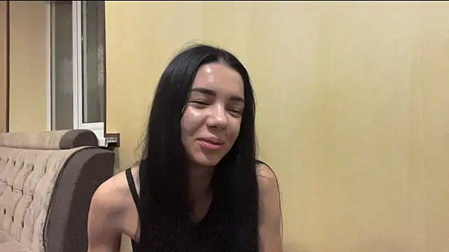 HazelRhoten's Live XXX Chat
