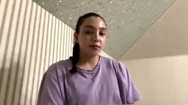 XXX chat uživo modela NidaRollman