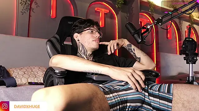 XXX chat uživo modela David__Huge