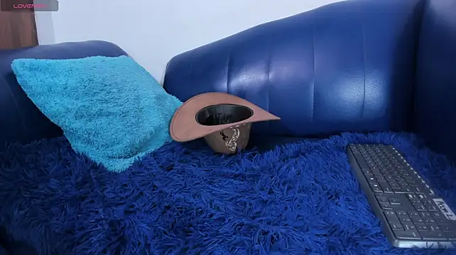 Chat +18 de littlecum18 ao vivo