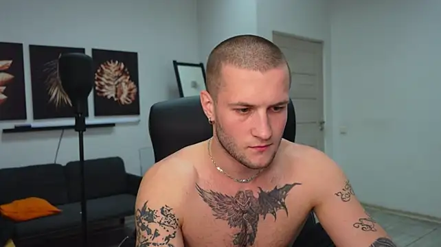 Igor_Wilde élő XXX-chatje