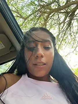 SaryJonex Chat XXX in diretta