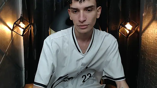 DAMIAN_22 – Naživo XXX chat