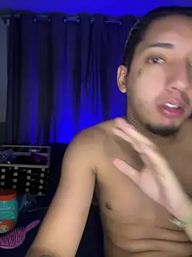 Chat +18 de Casal2T ao vivo