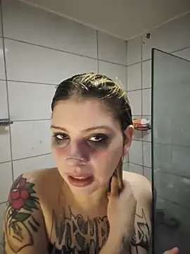 whatevaandissues Adlı Modelin Canlı XXX Sohbeti