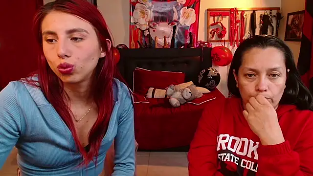 KloeDeketAndPenelope Chat XXX in diretta