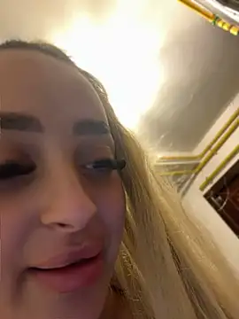 alicexbzz Chat XXX live