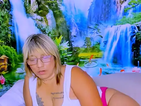 indianroxy live XXX chat