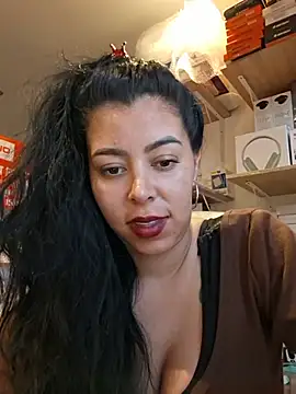 Luianna Adlı Modelin Canlı XXX Sohbeti