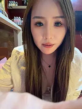 momoli60 Adlı Modelin Canlı XXX Sohbeti