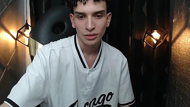 DAMIAN_22 লাইভ XXX চ্যাট