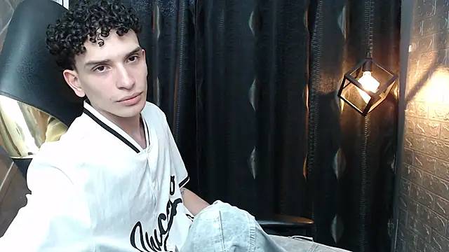 DAMIAN_22 Live XXX Chat