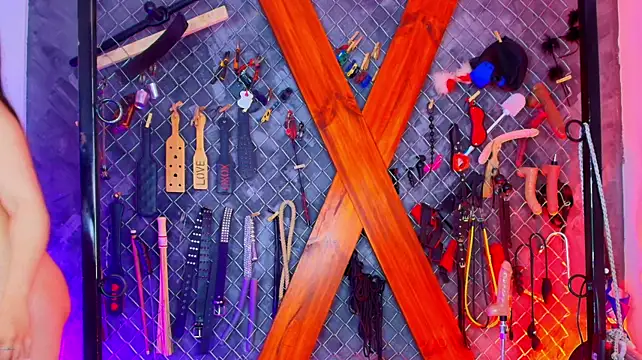 Mistress_lexi_bdsm Show in webcam