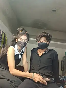 Pokazy przed kamerką – Romantic-couple10