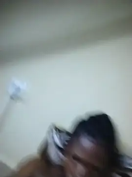 Chat +18 de yummybitchslave ao vivo