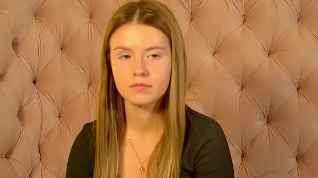 MilanaBalmain Adlı Modelin Canlı XXX Sohbeti