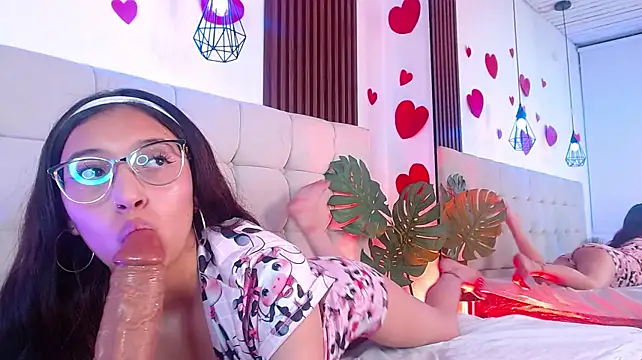 Diamond_rose_as Adlı Modelin Canlı XXX Sohbeti