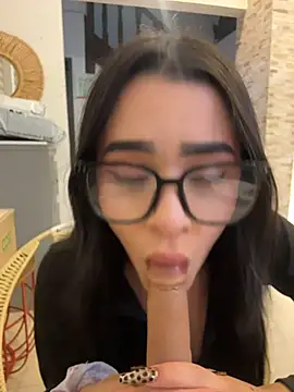 emma_soul1's Live XXX Chat