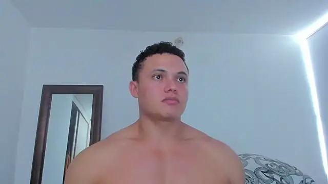 KingLevi01: απευθείας συνομιλία ΧΧΧ