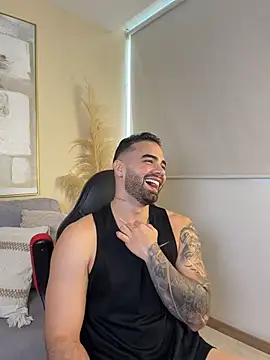 PaulPhoenix_: απευθείας συνομιλία ΧΧΧ
