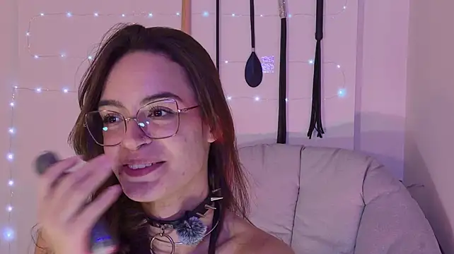 צ'אט XXX בשידור חי של nina_kink