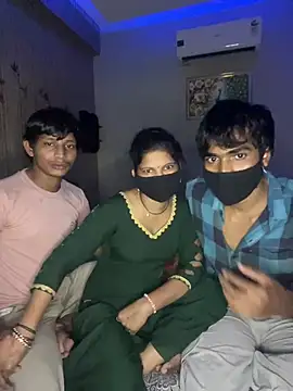 צ'אט XXX בשידור חי של horny_ritika