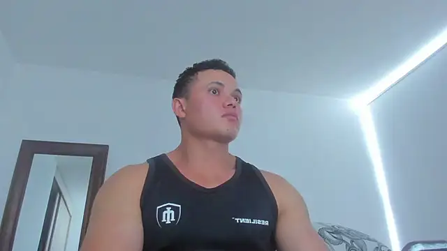 KingLevi01's Live XXX Chat
