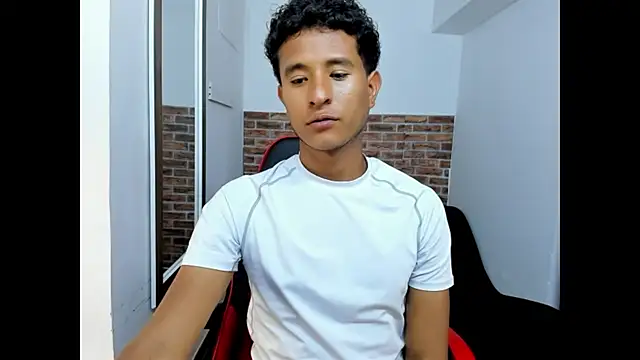 WIZARD-ALESSANDRO's Live XXX Chat